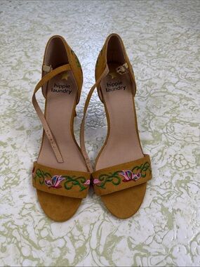 hippie laundry Mustard Yellow Suede Embroidered Ankle-Strap Heels NWOT